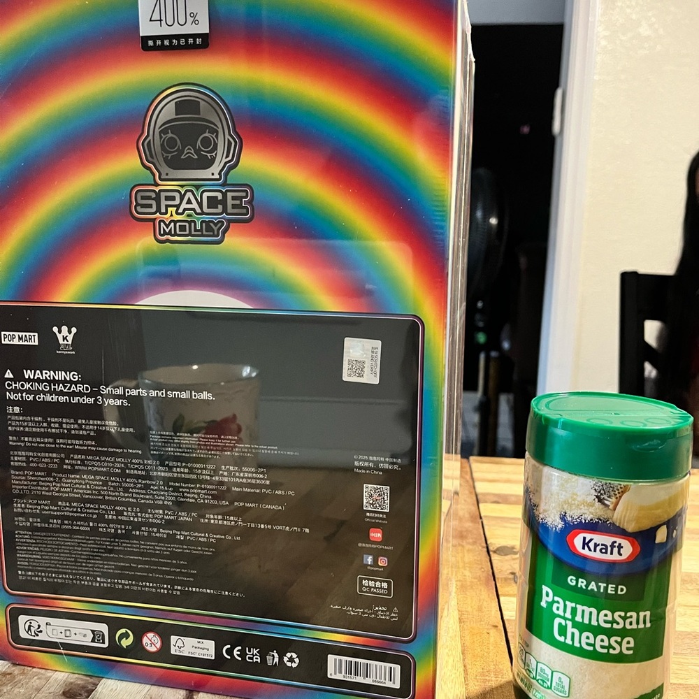 Space Molly Rainbow 2.0 400% - Picture 4 of 5